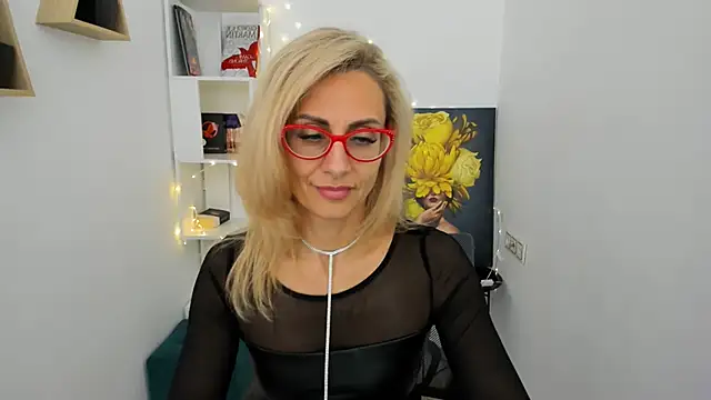 Snapshot of MuseOfStage chatting on 02-19-25, 05:49 MuseOfStage online show from 02-19-25, 05:49