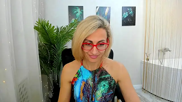 Snapshot of MuseOfStage chatting on 02-23-25, 02:35 MuseOfStage online show from 02-23-25, 02:35