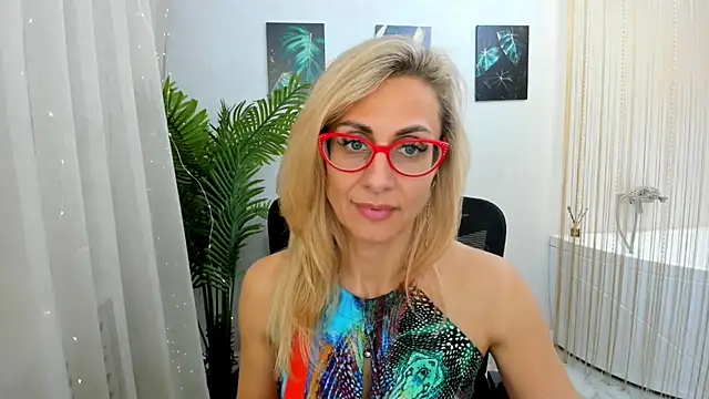 Snapshot of MuseOfStage chatting on 02-23-25, 05:39 MuseOfStage online show from 02-23-25, 05:39