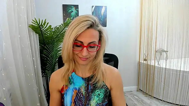 Snapshot of MuseOfStage chatting on 02-28-25, 11:36 MuseOfStage online show from 02-28-25, 11:36