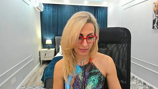 Snapshot of MuseOfStage chatting on 03-03-25, 02:37 MuseOfStage online show from 03-03-25, 02:37