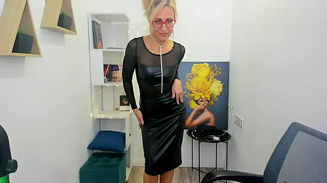 Snapshot of MuseOfStage chatting on 03-14-25, 05:46 MuseOfStage online show from 03-14-25, 05:46