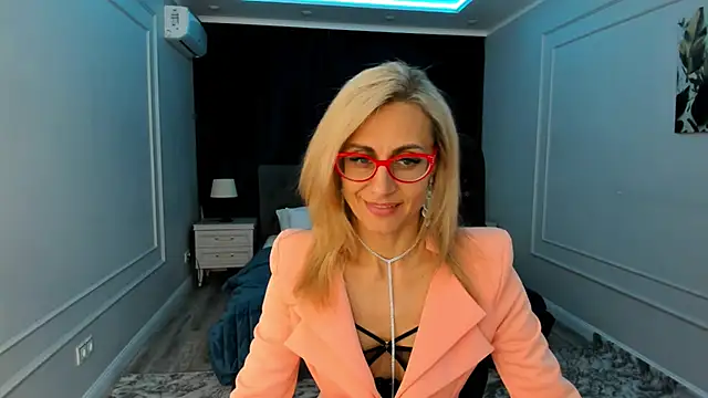 Snapshot of MuseOfStage chatting on 03-17-25, 05:49 MuseOfStage online show from 03-17-25, 05:49