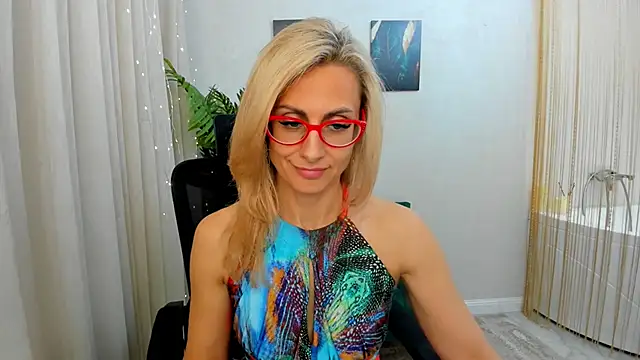 Snapshot of MuseOfStage chatting on 03-19-25, 02:35 MuseOfStage online show from 03-19-25, 02:35