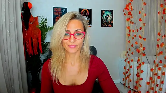 Snapshot of MuseOfStage chatting on 10-23-25, 11:42 MuseOfStage online show from 10-23-25, 11:42