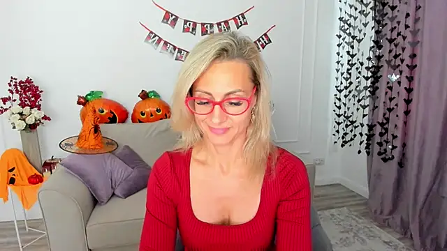 Snapshot of MuseOfStage chatting on 10-26-25, 11:27 MuseOfStage online show from 10-26-25, 11:27