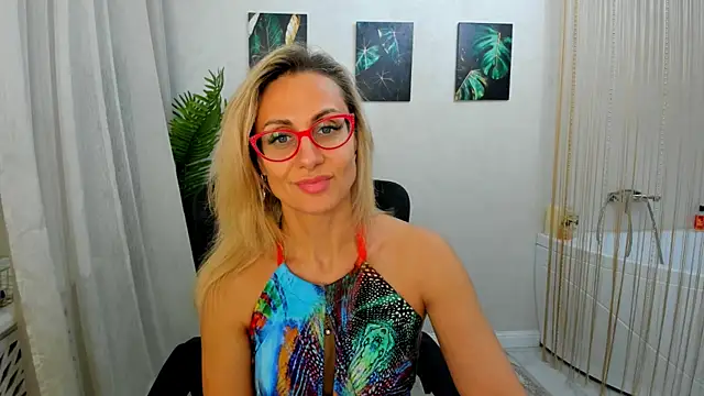 Snapshot of MuseOfStage chatting on 11-21-25, 11:42 MuseOfStage online show from 11-21-25, 11:42