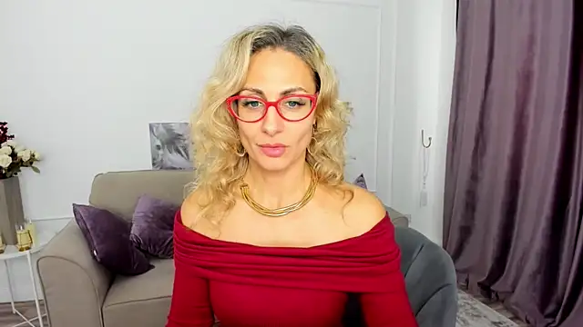 Snapshot of MuseOfStage chatting on 11-26-25, 11:44 MuseOfStage online show from 11-26-25, 11:44