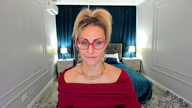 Snapshot of MuseOfStage chatting on 12-02-25, 11:26 MuseOfStage online show from 12-02-25, 11:26