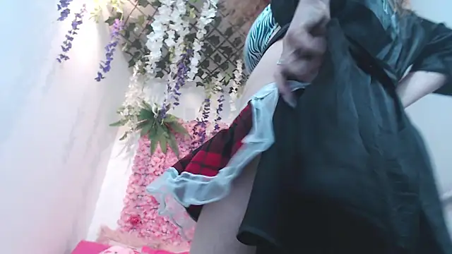 BLONDE SEXYHOT online show from 11-04-25, 09:47