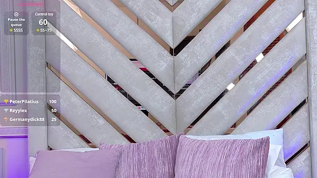 Snapshot of Kendall-Moll chatting on 02-28-25, 07:58 Kendall-Moll online show from 02-28-25, 07:58