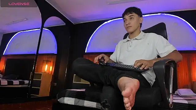 Austin Cardieff online show from 03-10-25, 03:34