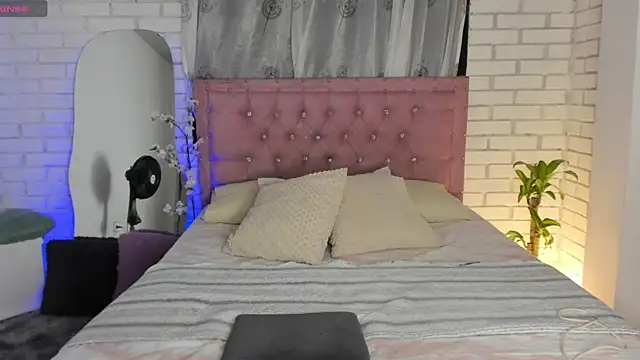 April Scarlett online show from 01-12-25, 02:35