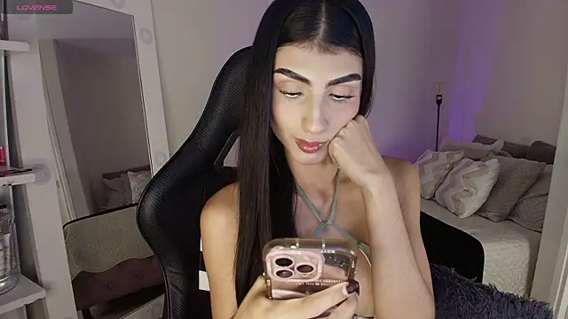 Snapshot of April_Scarlett chatting on 06-03-26, 12:57 April Scarlett online show from 06-03-26, 12:57