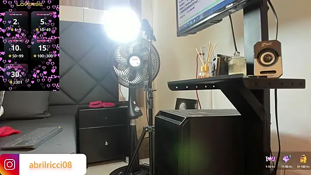 Snapshot of abril_ricci chatting on 02-28-25, 03:04 abril ricci online show from 02-28-25, 03:04