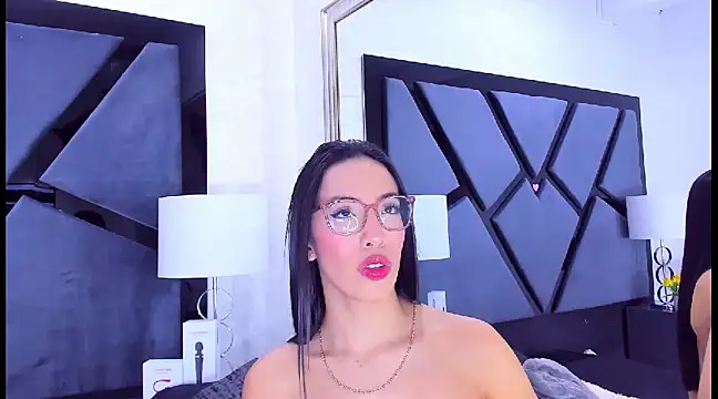 Snapshot of KylieWhite chatting on 01-12-25, 05:03 KylieWhite online show from 01-12-25, 05:03