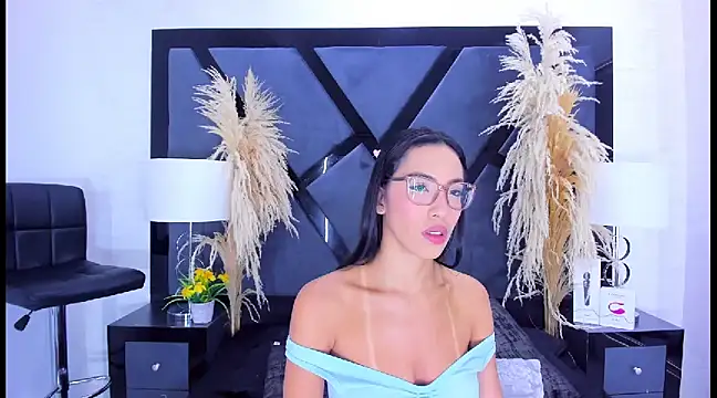 Snapshot of KylieWhite chatting on 01-15-25, 05:08 KylieWhite online show from 01-15-25, 05:08