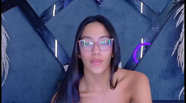 Snapshot of KylieWhite chatting on 03-03-25, 06:55 KylieWhite online show from 03-03-25, 06:55