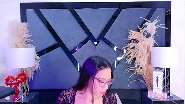 Snapshot of KylieWhite chatting on 09-30-25, 02:33 KylieWhite online show from 09-30-25, 02:33