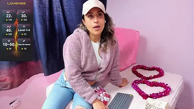 Snapshot of Giia39 chatting on 02-13-25, 01:48 Giia39 online show from 02-13-25, 01:48