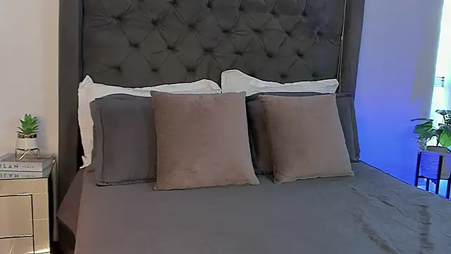 Snapshot of AntonellandJohan chatting on 05-24-26, 10:15 AntonellandJohan online show from 05-24-26, 10:15