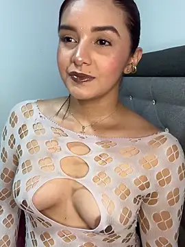 Snapshot of Melanyprada chatting on 05-07-26, 05:35 Melanyprada online show from 05-07-26, 05:35