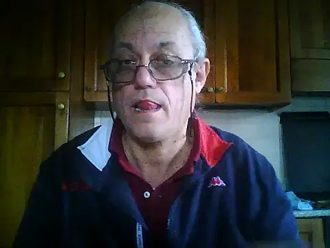 Snapshot of gianbragallini chatting on 11-22-25, 01:21 gianbragallini online show from 11-22-25, 01:21