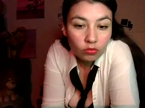 Snapshot of miarosse22 chatting on 11-17-25, 06:19 miarosse22 online show from 11-17-25, 06:19