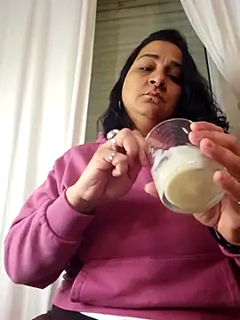 paulinaDiaz1 online show from 01-18-26, 05:50