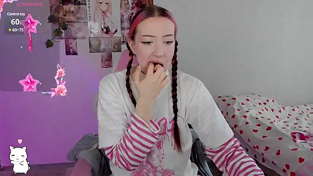 Snapshot of SweetieMollyy chatting on 03-18-25, 08:14 SweetieMollyy online show from 03-18-25, 08:14