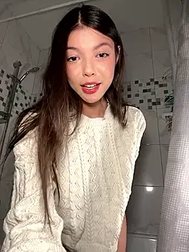 Snapshot of DesiredHoney chatting on 12-06-24, 08:07 DesiredHoney online show from 12-06-24, 08:07