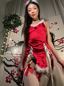 Snapshot of DesiredHoney chatting on 12-22-24, 06:48 DesiredHoney online show from 12-22-24, 06:48