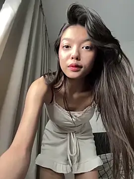 Snapshot of DesiredHoney chatting on 03-02-25, 06:40 DesiredHoney online show from 03-02-25, 06:40