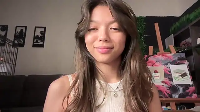 Snapshot of DesiredHoney chatting on 09-25-25, 04:21 DesiredHoney online show from 09-25-25, 04:21