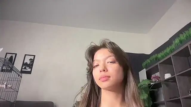 Snapshot of DesiredHoney chatting on 09-28-25, 05:40 DesiredHoney online show from 09-28-25, 05:40