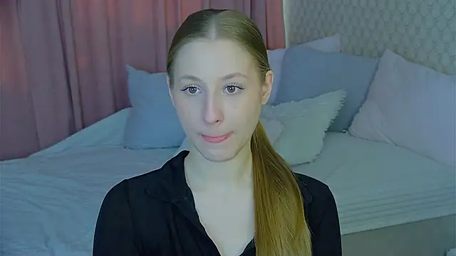 BritneyCruze online show from 03-10-25, 08:04