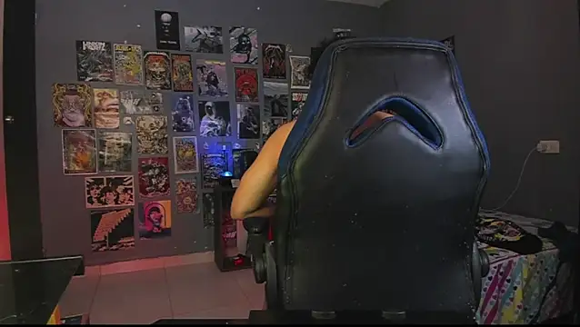 Snapshot of soy_ian_ chatting on 12-13-24, 05:05 soy ian online show from 12-13-24, 05:05