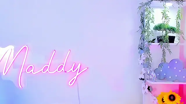 Snapshot of MaddyParisi chatting on 03-05-25, 01:10 MaddyParisi online show from 03-05-25, 01:10