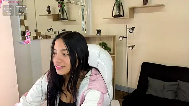 Saray reyes online show from 11-05-25, 11:43