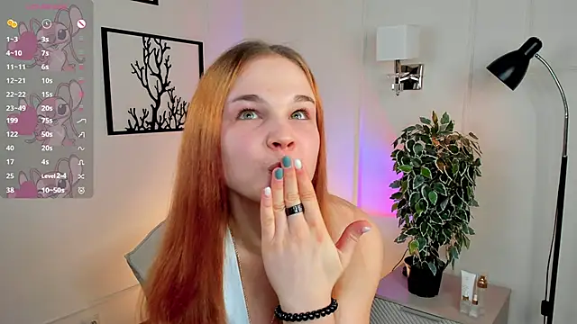 OdetteHarwick online show from 03-18-25, 09:32