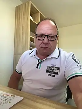 coupleLatinaLovers online show from 04-24-26, 05:54