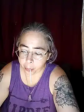 Snapshot of GraceHenderson chatting on 12-14-24, 12:11 GraceHenderson online show from 12-14-24, 12:11