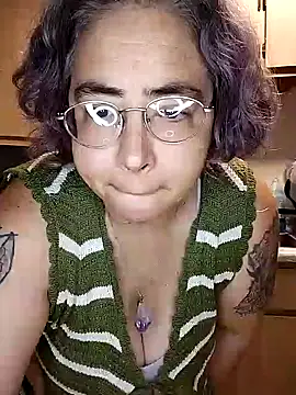 Snapshot of GraceHenderson chatting on 12-28-24, 01:18 GraceHenderson online show from 12-28-24, 01:18