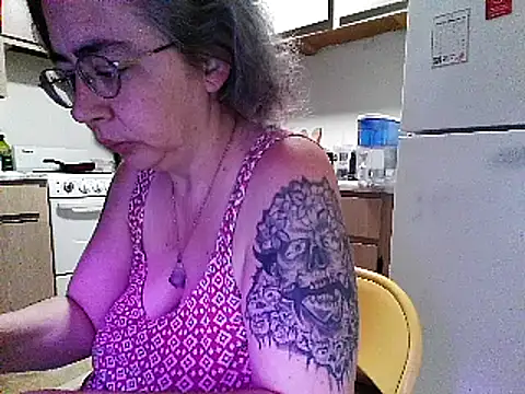 Snapshot of GraceHenderson chatting on 03-16-25, 03:28 GraceHenderson online show from 03-16-25, 03:28