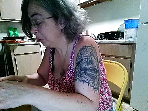 Snapshot of GraceHenderson chatting on 03-18-25, 07:20 GraceHenderson online show from 03-18-25, 07:20