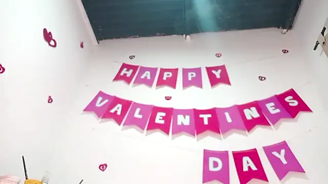 PetiteIvoryQueen19 online show from 02-15-25, 06:55