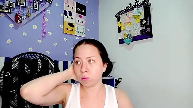 PetiteIvoryQueen19 online show from 06-07-26, 05:22
