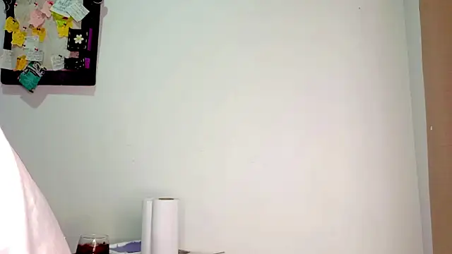 PetiteIvoryQueen19 online show from 06-18-26, 06:02