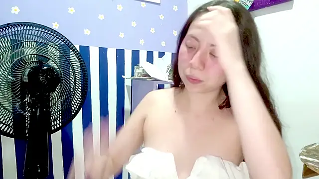 PetiteIvoryQueen19 online show from 07-01-26, 04:14