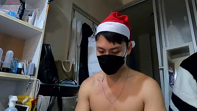 Snapshot of frnk30151 chatting on 12-25-24, 02:34 frnk30151 online show from 12-25-24, 02:34